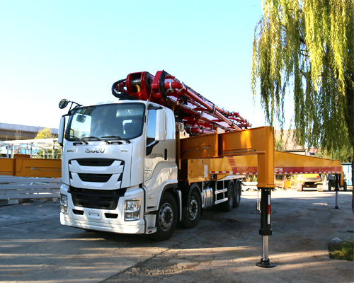 Concrete boom pump car